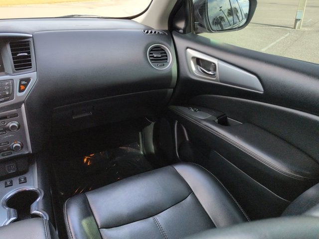 2019 Nissan Pathfinder SL