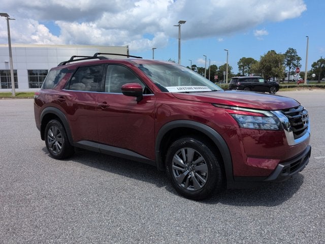 2024 Nissan Pathfinder SV