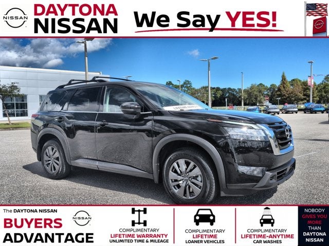 2022 Nissan Pathfinder SV