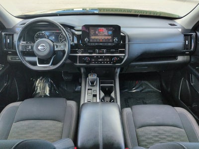 2022 Nissan Pathfinder SV