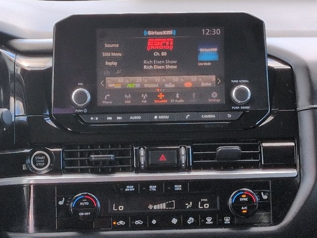 2022 Nissan Pathfinder SV