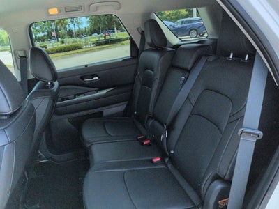 2024 Nissan Pathfinder SL