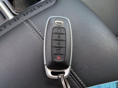 2024 Nissan Pathfinder SL