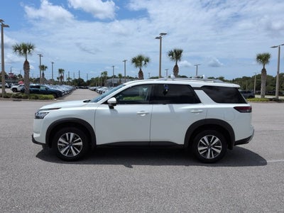 2024 Nissan Pathfinder SL