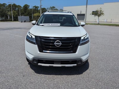 2024 Nissan Pathfinder Platinum