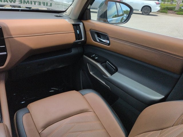 2025 Nissan Pathfinder Platinum