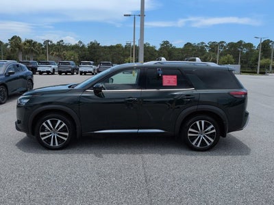2025 Nissan Pathfinder Platinum