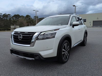 2023 Nissan Pathfinder Platinum