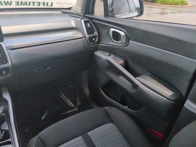 2022 Kia Sorento LX