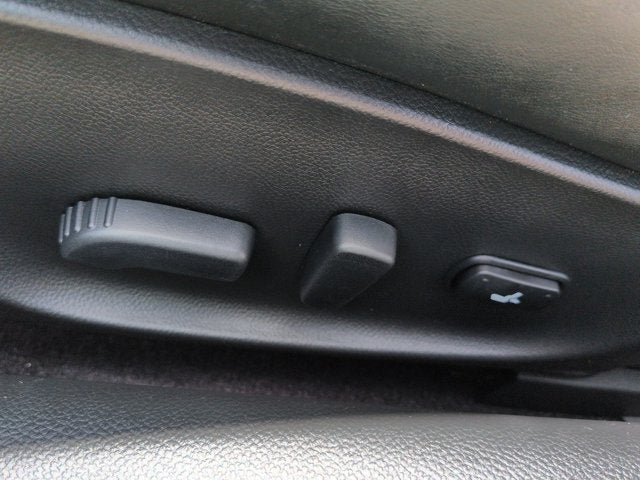 2015 INFINITI Q60 Base
