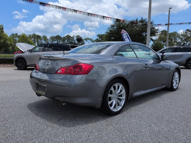2015 INFINITI Q60 Base