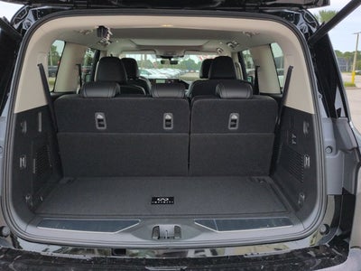 2027 INFINITI QX80 PURE