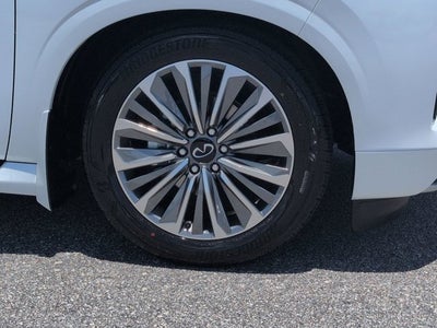 2026 INFINITI QX80 LUXE