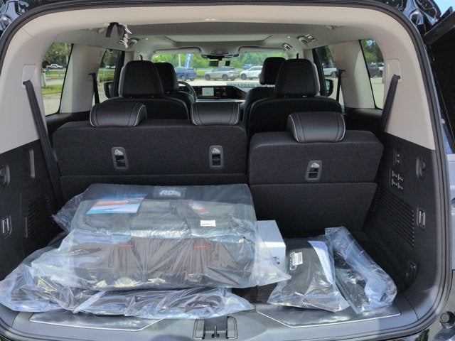2026 INFINITI QX80 LUXE
