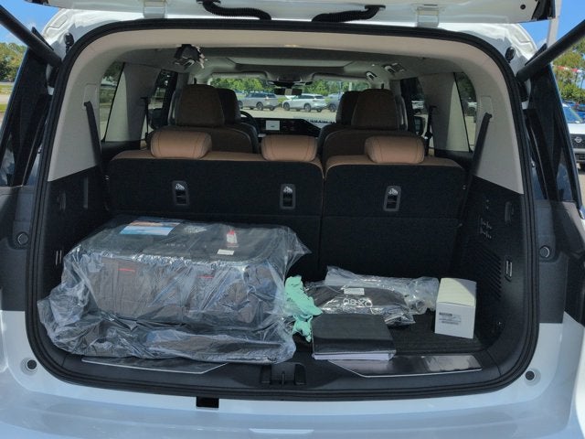 2026 INFINITI QX80 LUXE