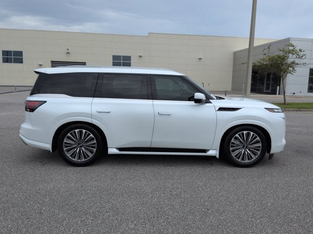 2026 INFINITI QX80 LUXE