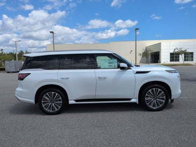 2026 INFINITI QX80 LUXE