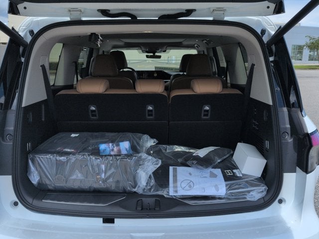 2026 INFINITI QX80 LUXE