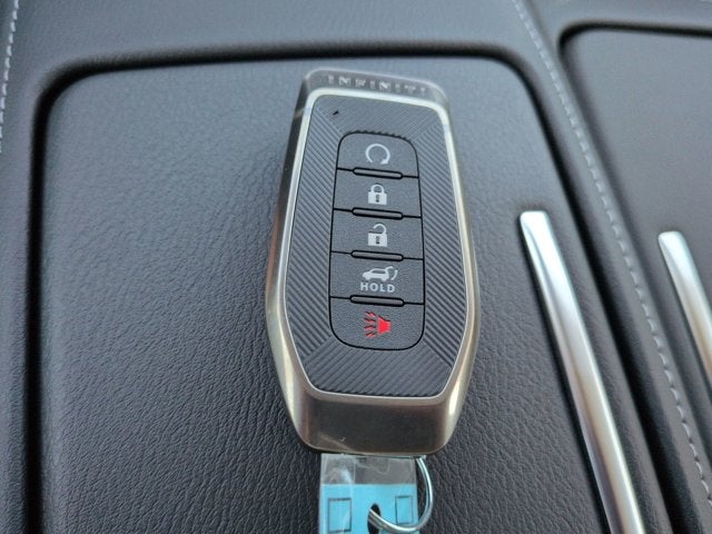 2026 INFINITI QX80 LUXE