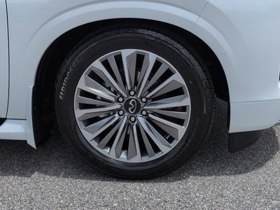 2027 INFINITI QX80 LUXE