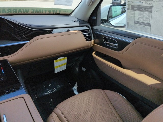 2027 INFINITI QX80 LUXE