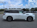 2027 INFINITI QX80 LUXE
