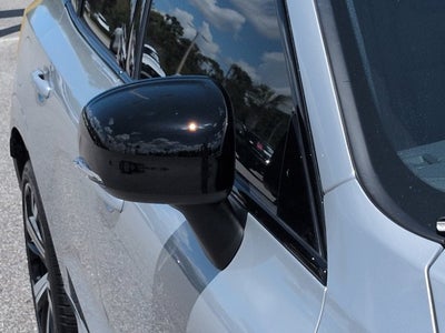 2025 Volvo XC60 B5 Ultra