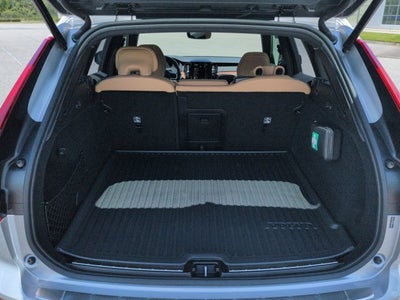2025 Volvo XC60 B5 Ultra