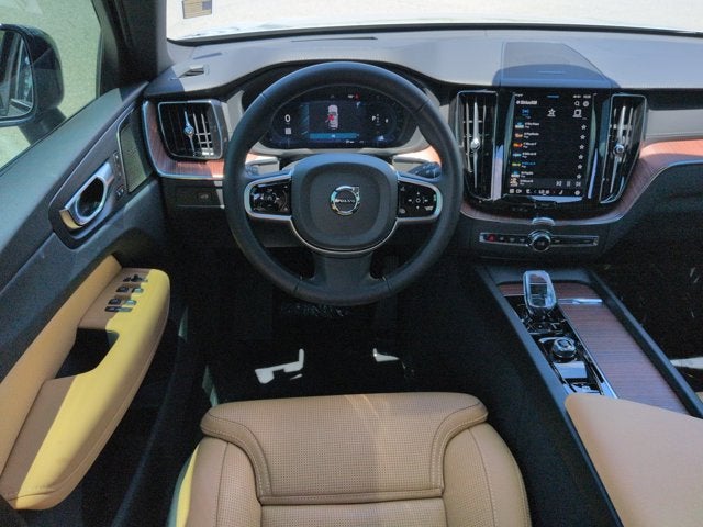 2025 Volvo XC60 B5 Ultra