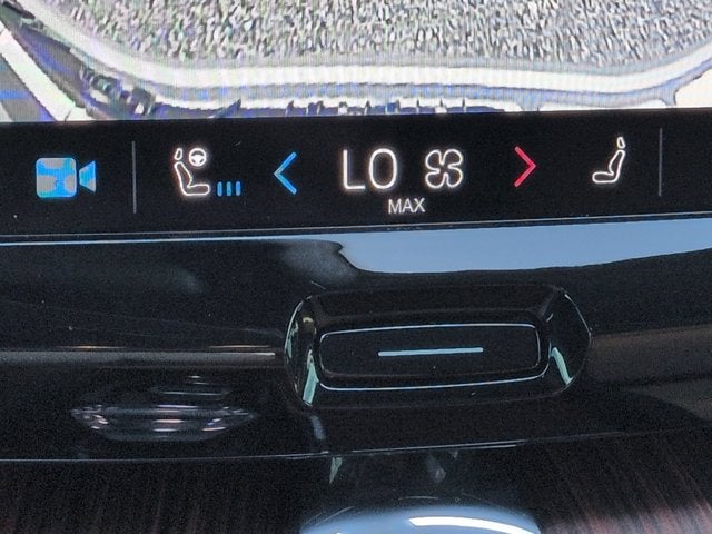 2025 Volvo XC60 B5 Ultra