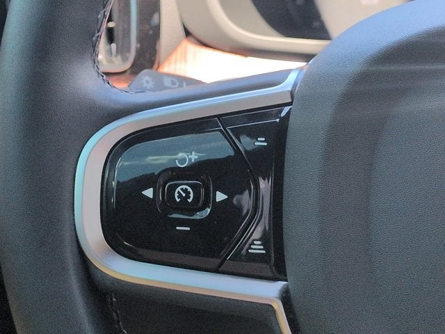 2025 Volvo XC60 B5 Ultra