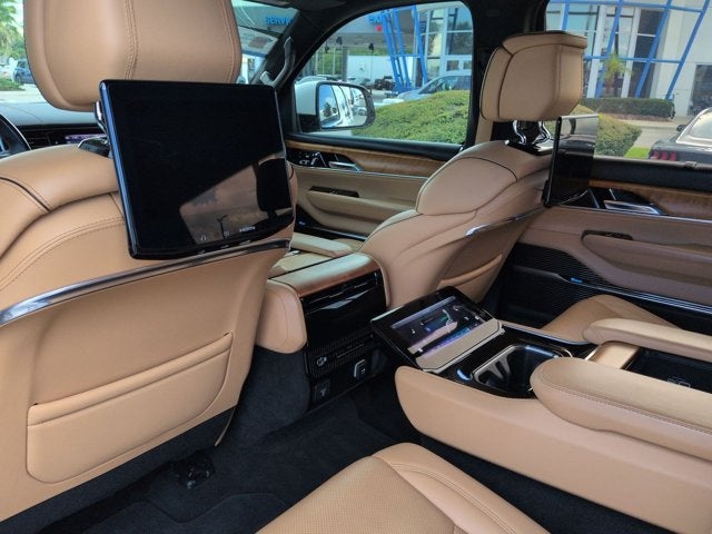 2022 Jeep Grand Wagoneer Series III