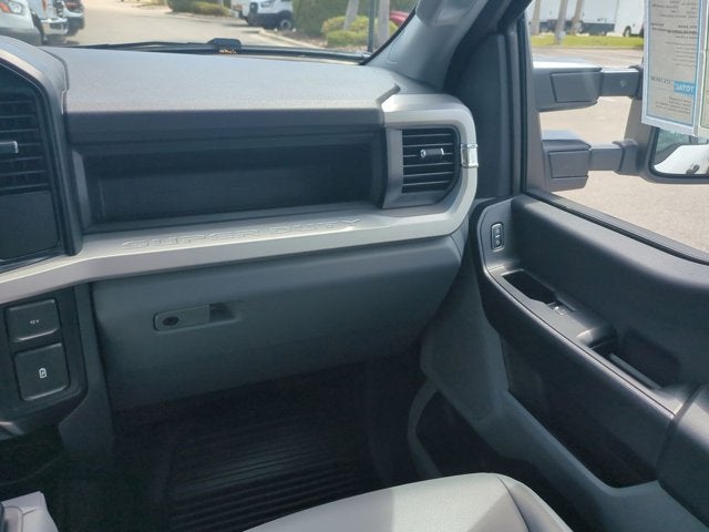 2025 Ford Super Duty F-450 DRW XL