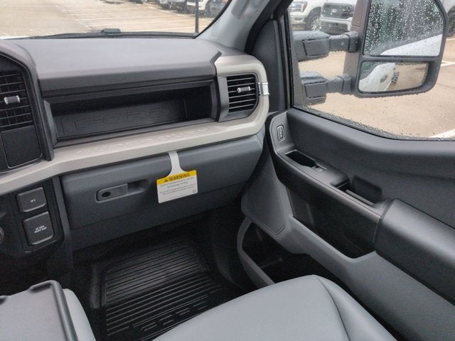 2027 Ford Super Duty F-550 DRW XL