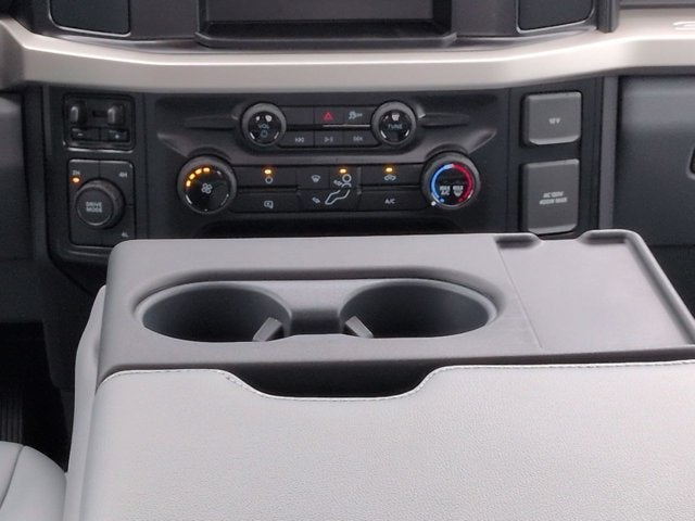 2027 Ford Super Duty F-550 DRW XL