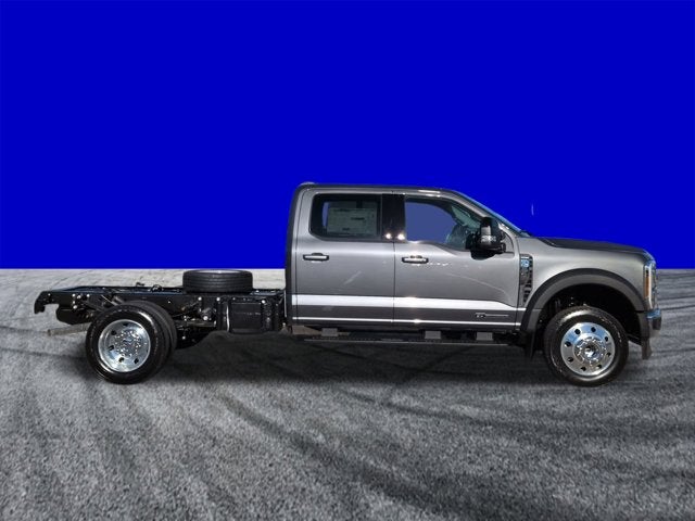 2026 Ford Super Duty F-550 DRW LARIAT