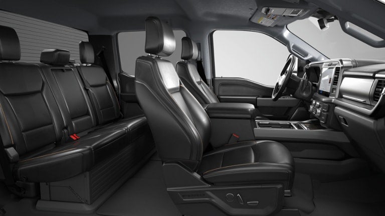 2026 Ford Super Duty F-550 DRW LARIAT