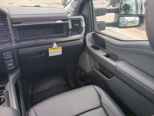 2026 Ford Super Duty F-550 DRW LARIAT