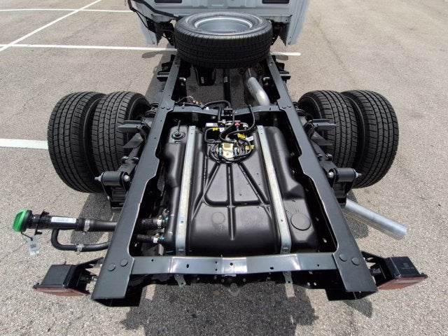 2027 Ford Super Duty F-350 DRW XL