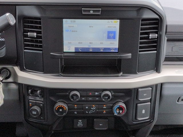2027 Ford Super Duty F-350 DRW XL