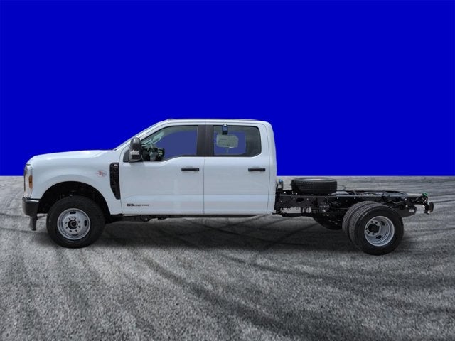 2027 Ford Super Duty F-350 DRW XL