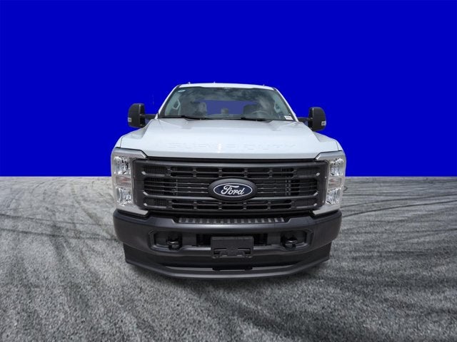 2027 Ford Super Duty F-350 DRW XL