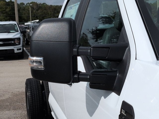 2027 Ford Super Duty F-350 DRW XL