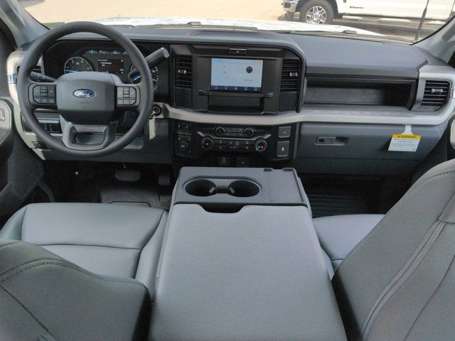 2027 Ford Super Duty F-350 DRW XL