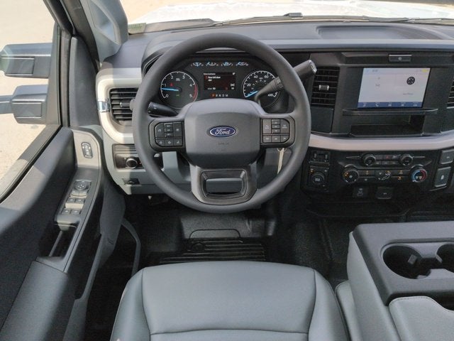 2027 Ford Super Duty F-350 DRW XL