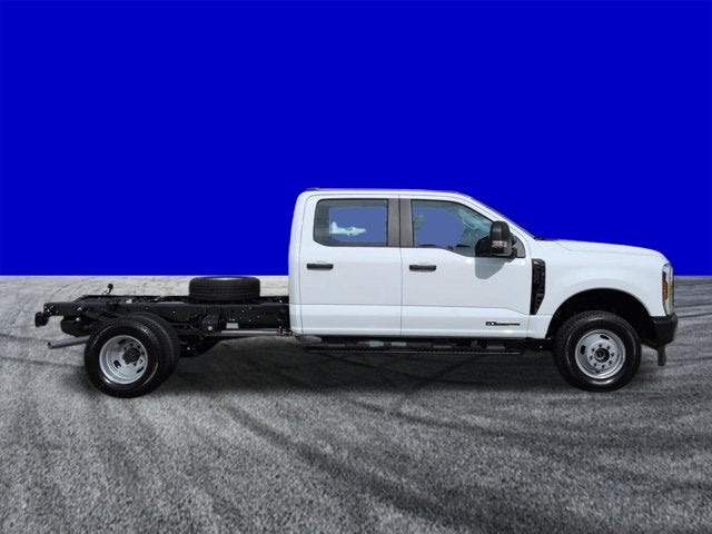 2027 Ford Super Duty F-350 DRW XL