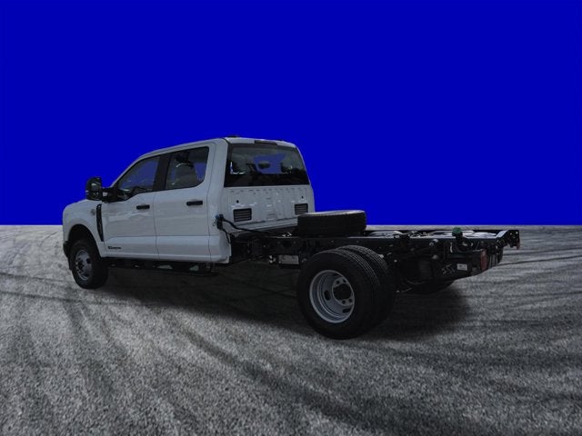 2027 Ford Super Duty F-350 DRW XL