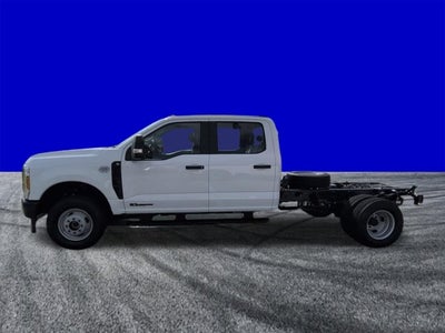 2027 Ford Super Duty F-350 DRW XL