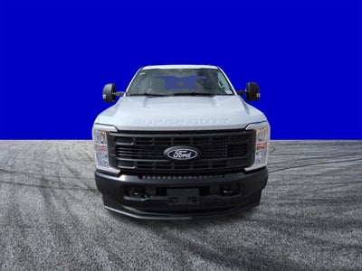 2027 Ford Super Duty F-350 DRW XL