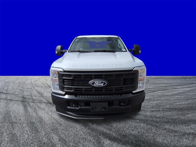 2027 Ford Super Duty F-350 DRW XL